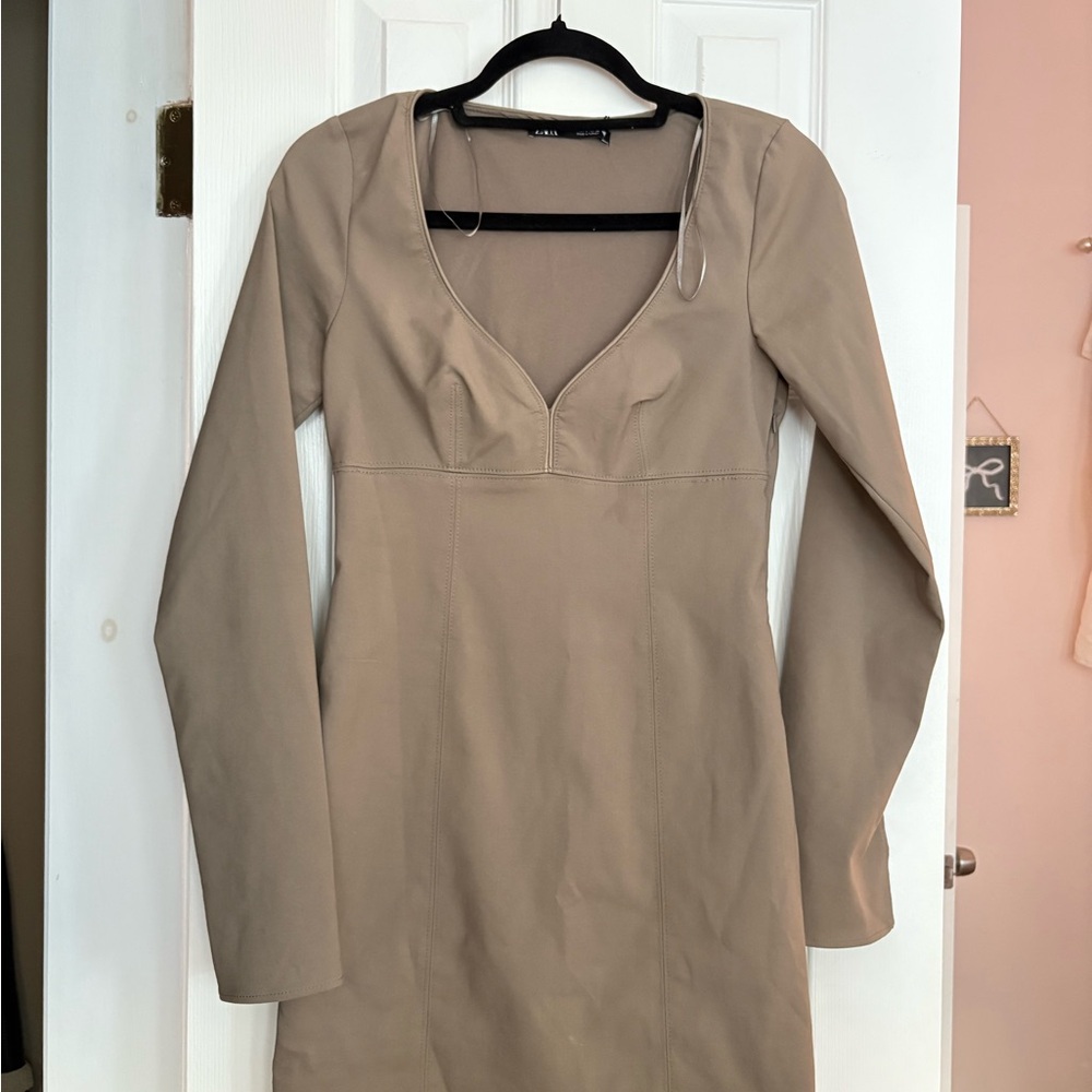 Zara Tan Long Sleeve Dress Sweetheart Neckline
